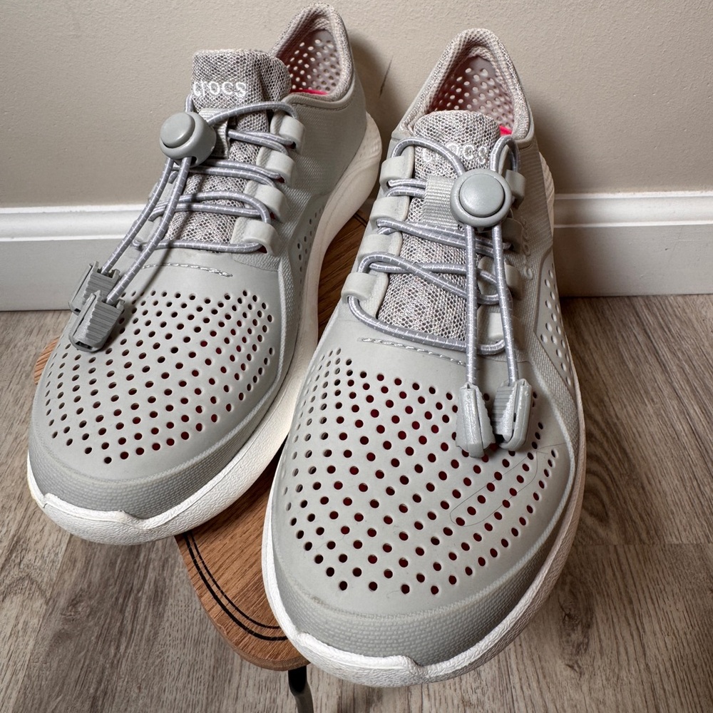 Crocs LiteRide Pacer Women’s Size 6 | Gray | Lightweight Comfort Sneakers - Picture 2 of 7